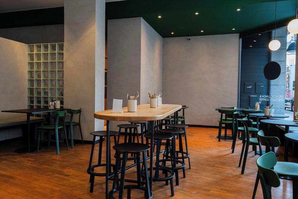 restaurant cafeteria