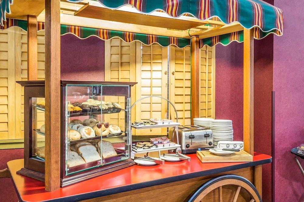 restaurant cafeteria
