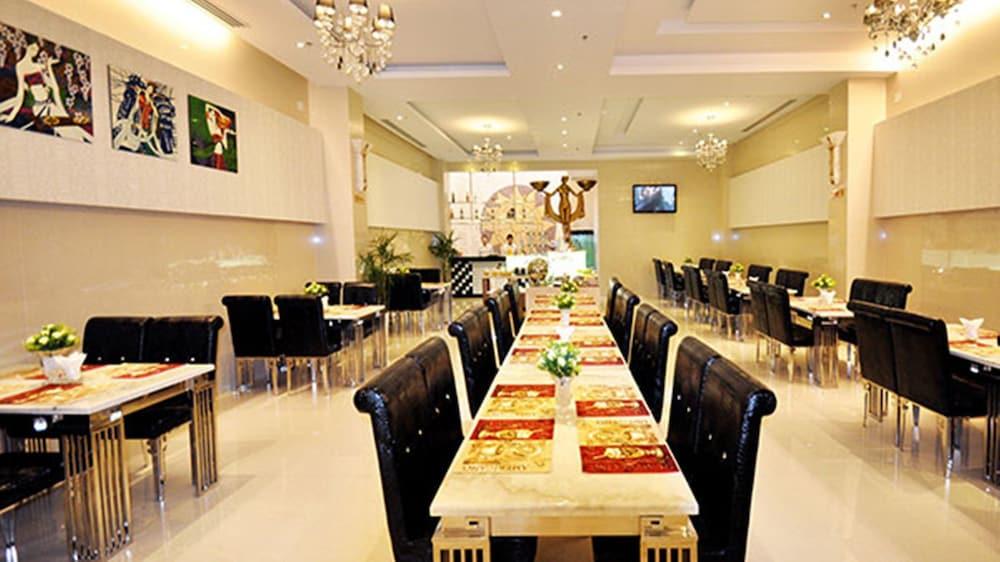 restaurant cafeteria