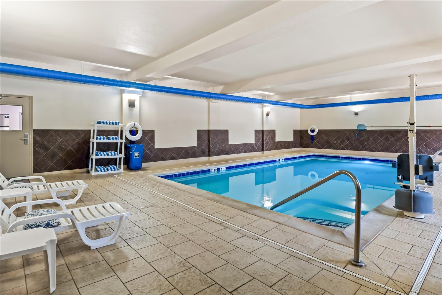 swimming pool spa