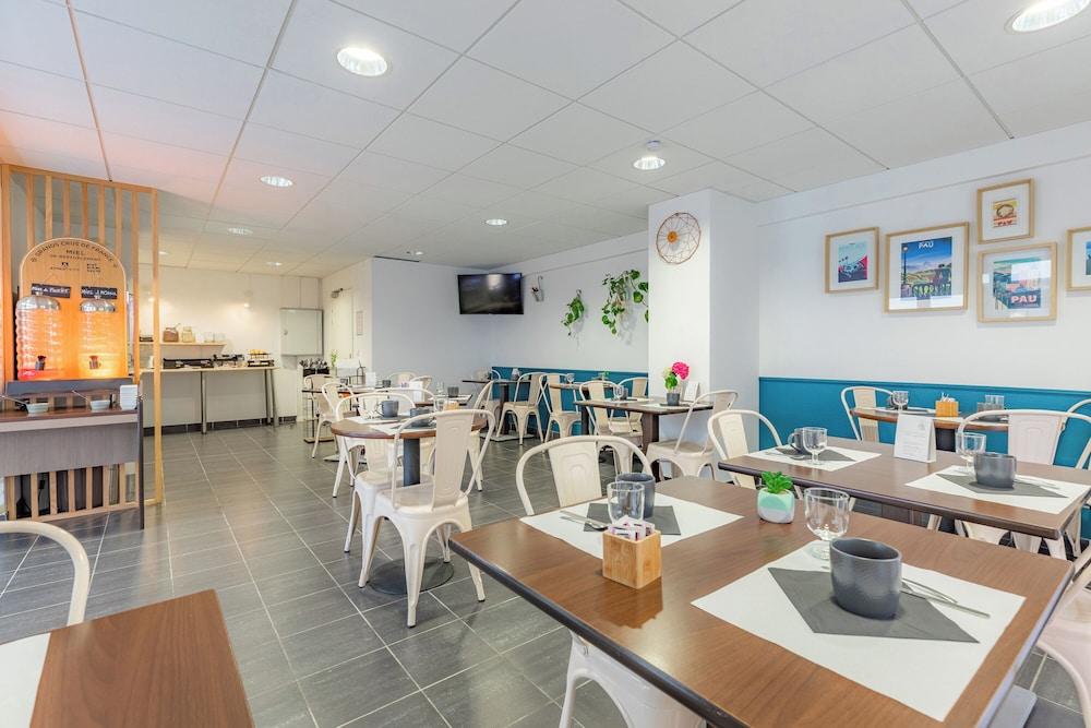 restaurant cafeteria