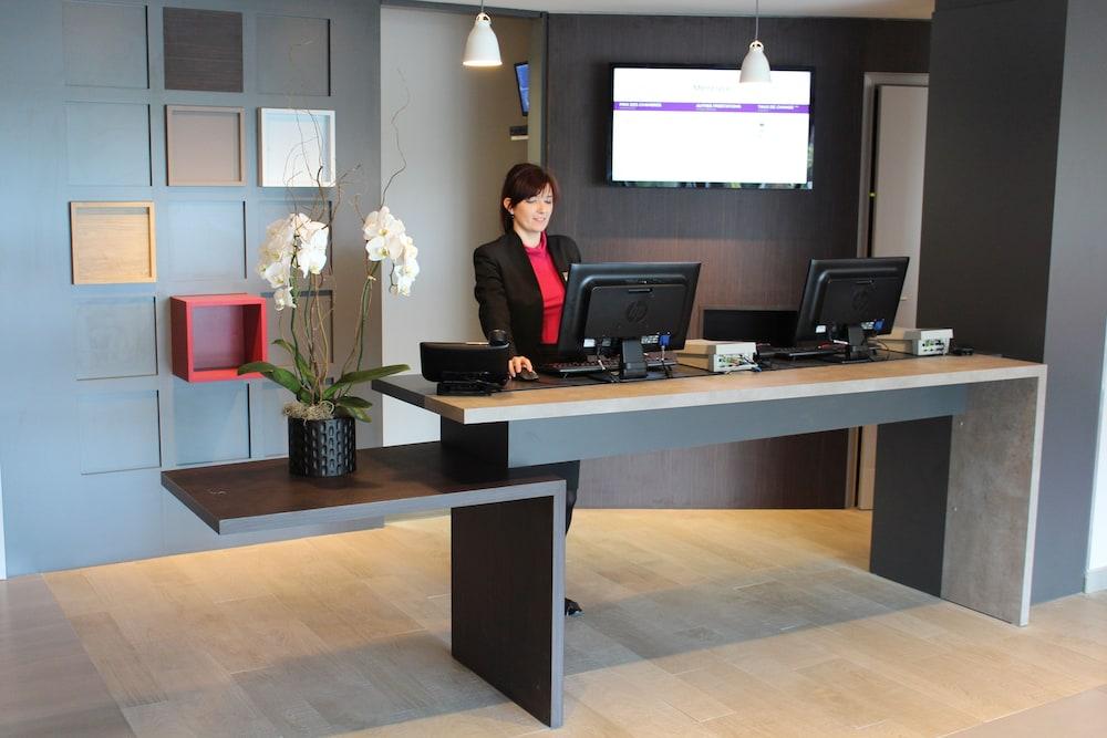 lobby