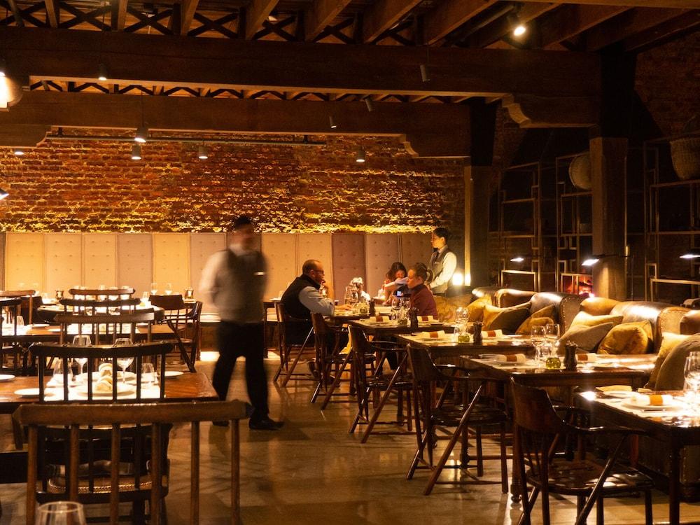 restaurant cafeteria