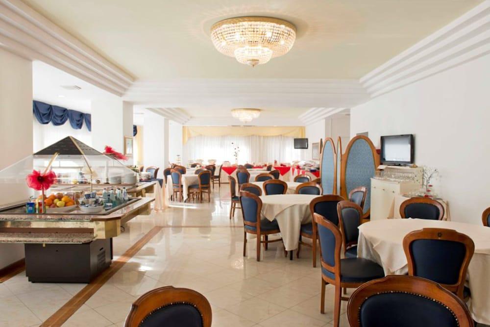 restaurant-cafeteria
