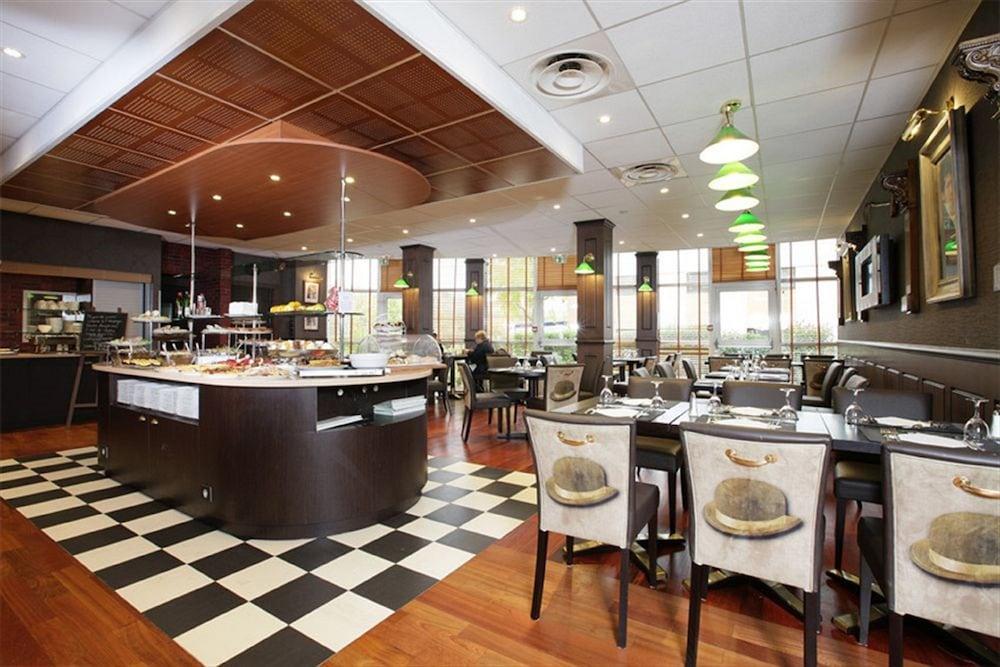 restaurant cafeteria