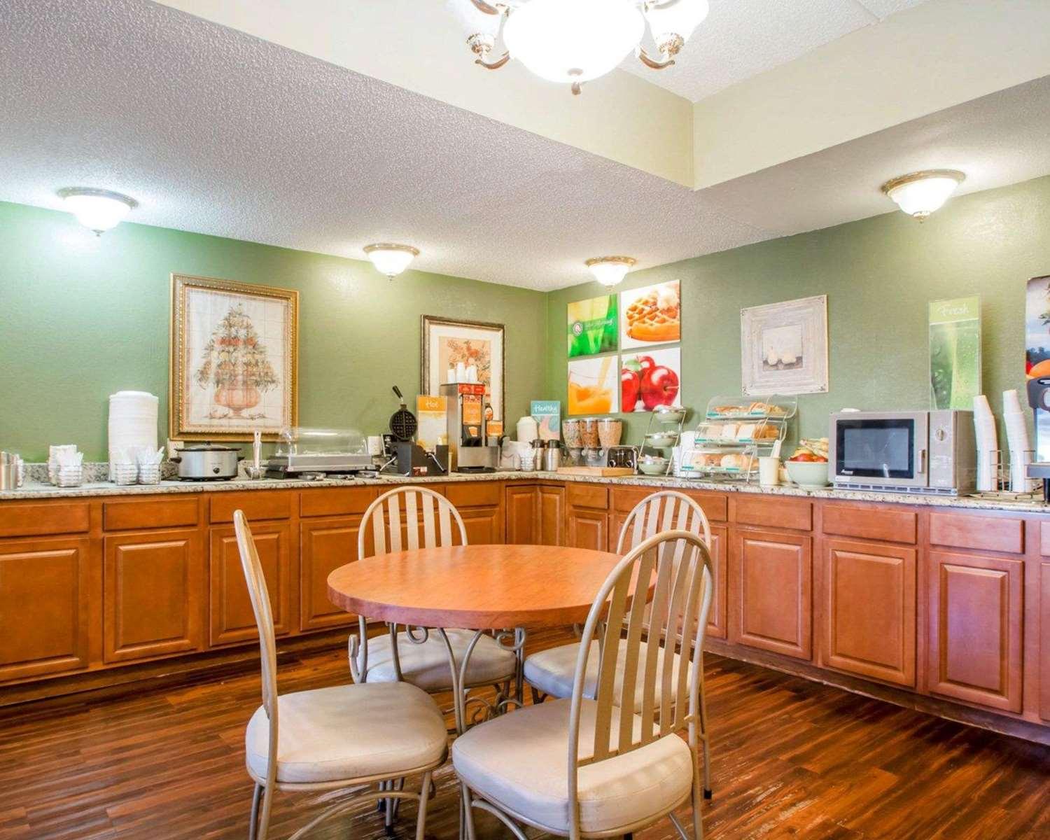 restaurant cafeteria