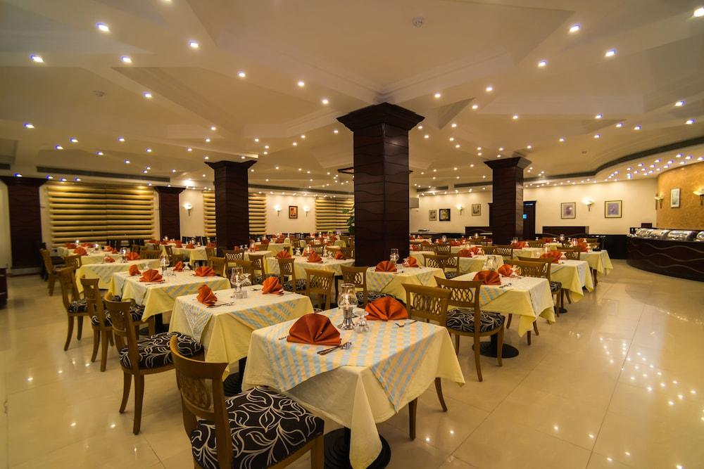restaurant cafeteria