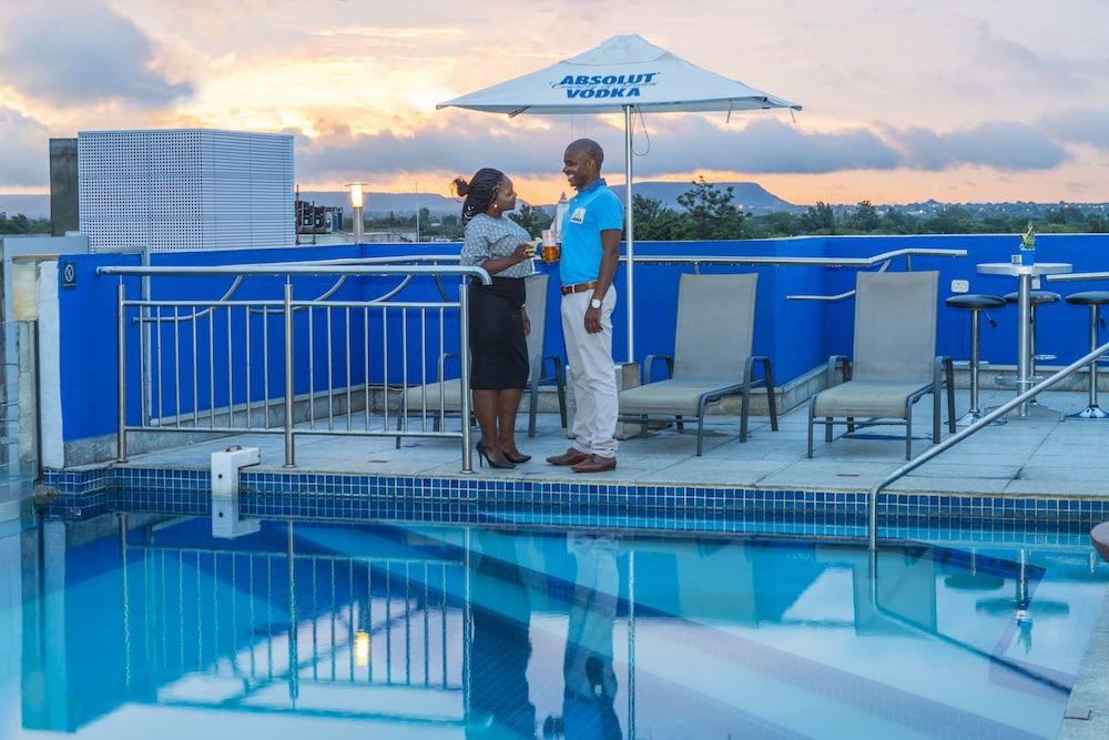 swimming pool spa