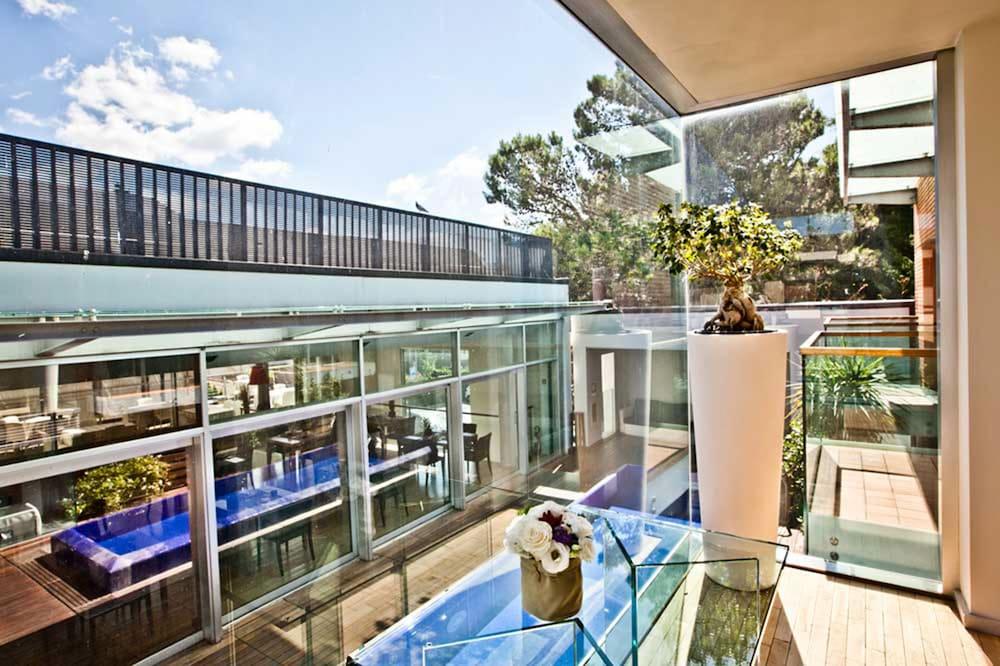 swimming pool spa