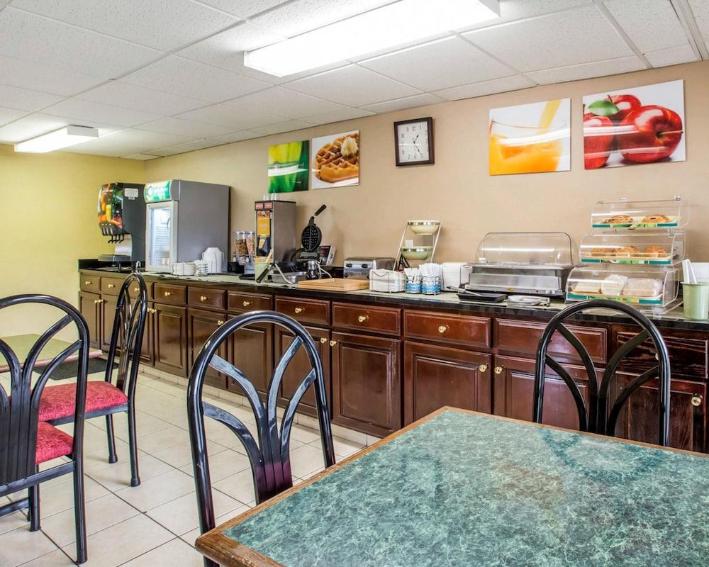 restaurant-cafeteria