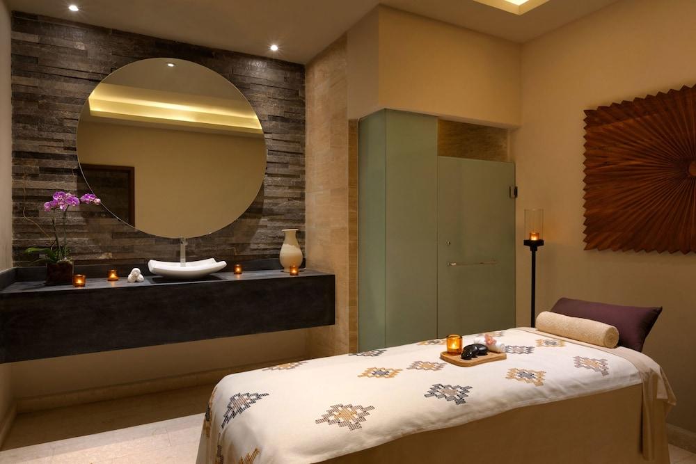 swimming pool spa