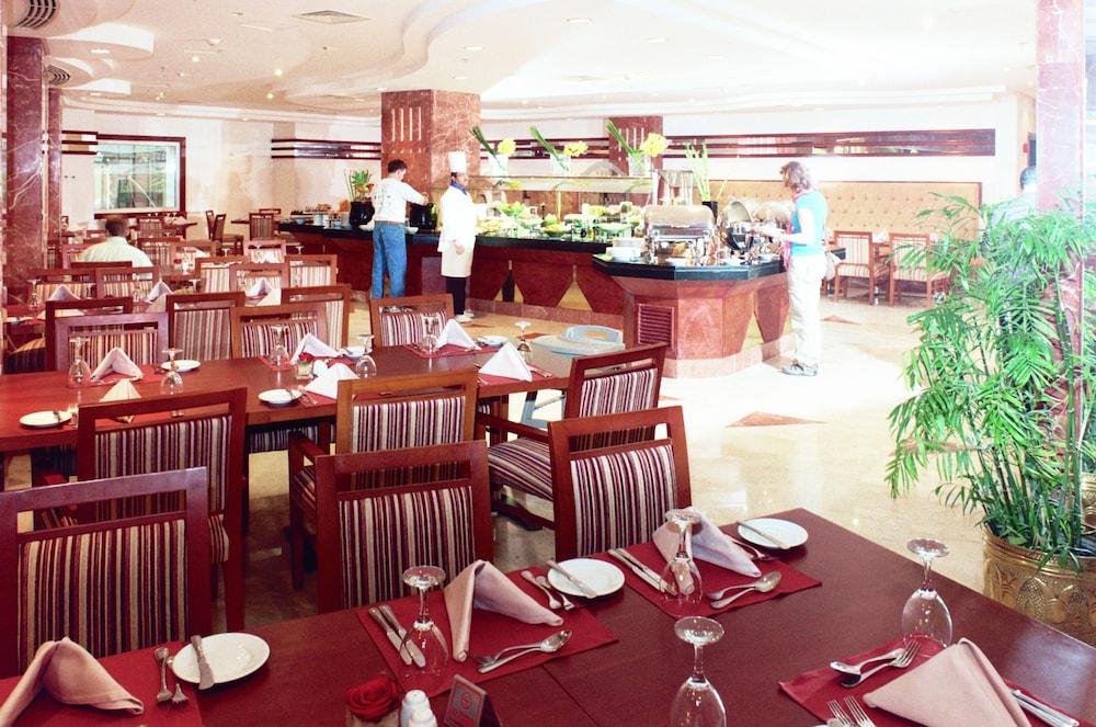 restaurant cafeteria
