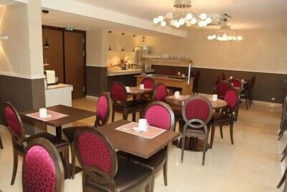 restaurant cafeteria