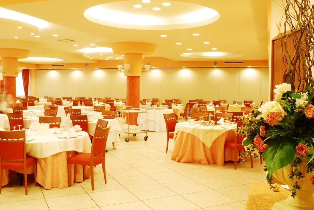 restaurant-cafeteria
