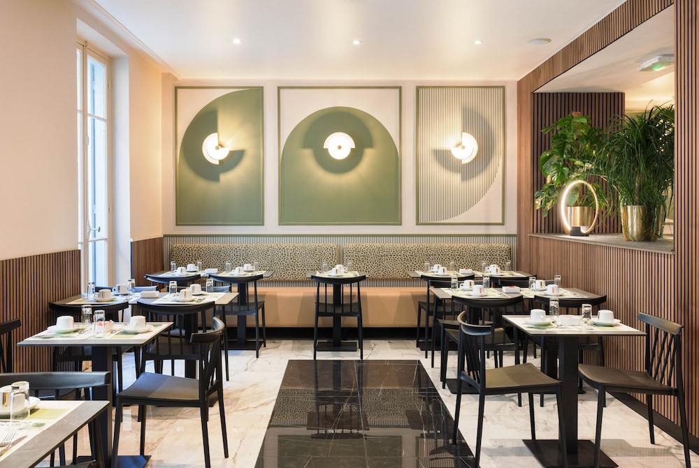 restaurant cafeteria