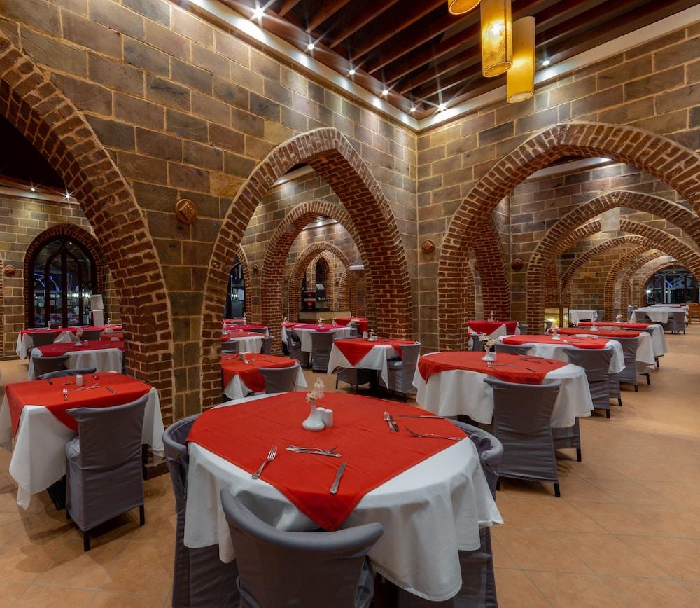 restaurant cafeteria