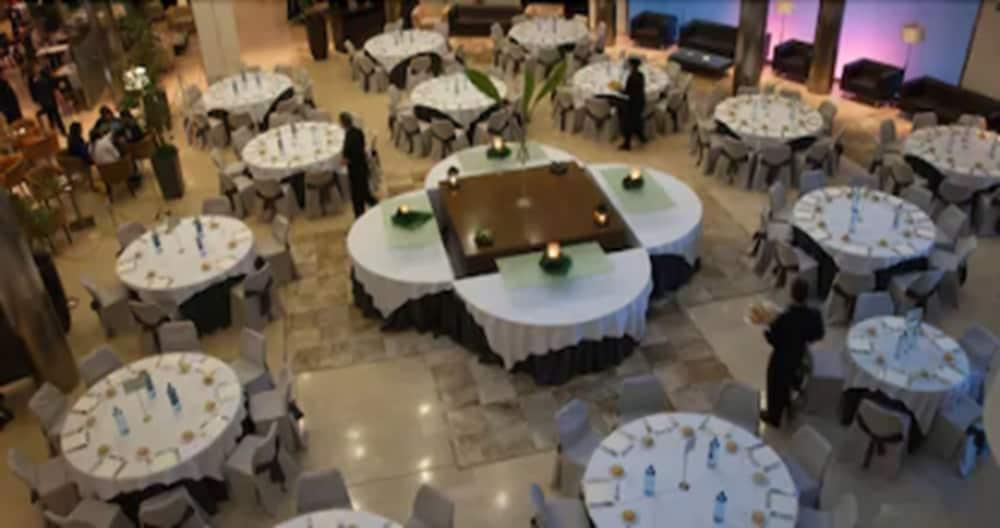 restaurant-cafeteria