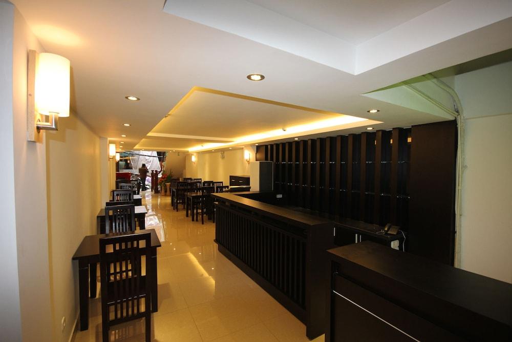 restaurant cafeteria