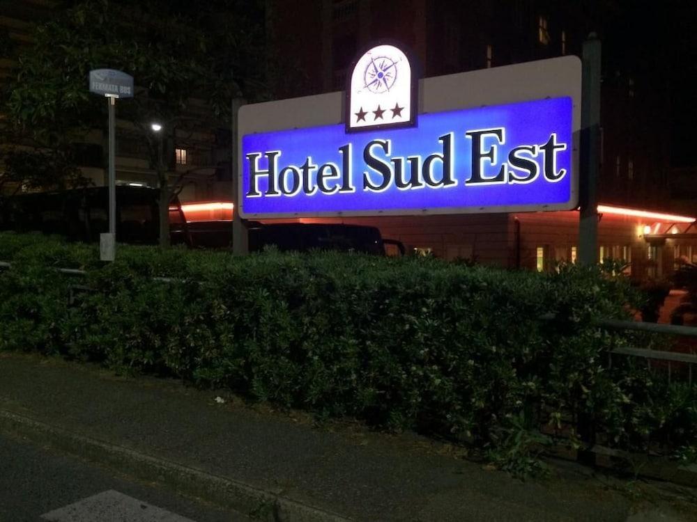 hotel