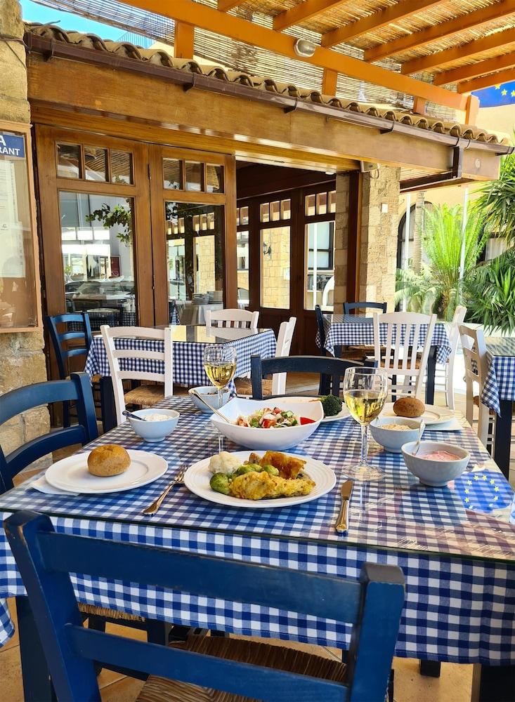 restaurant cafeteria