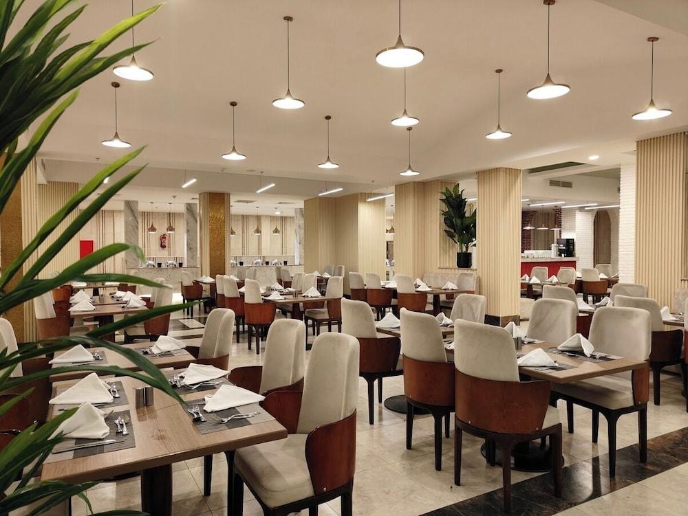 restaurant cafeteria