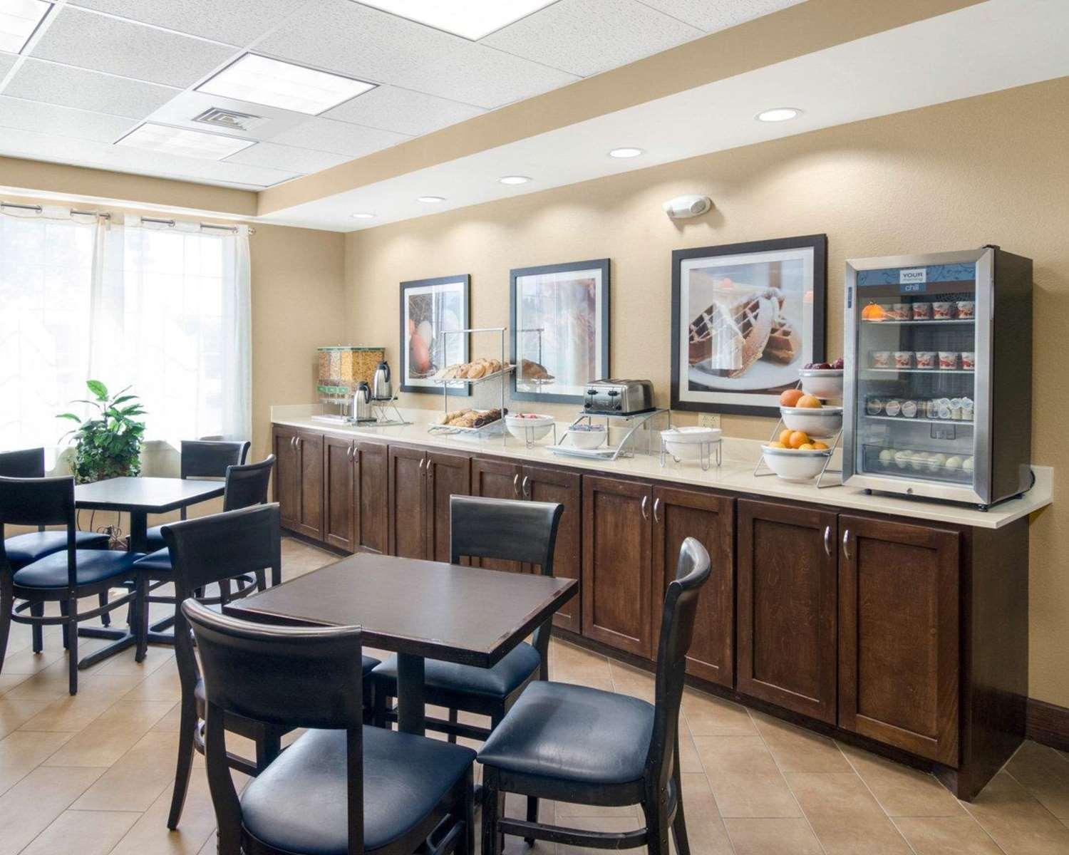 restaurant cafeteria