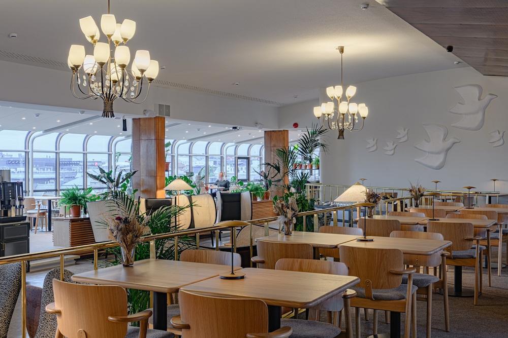 restaurant cafeteria