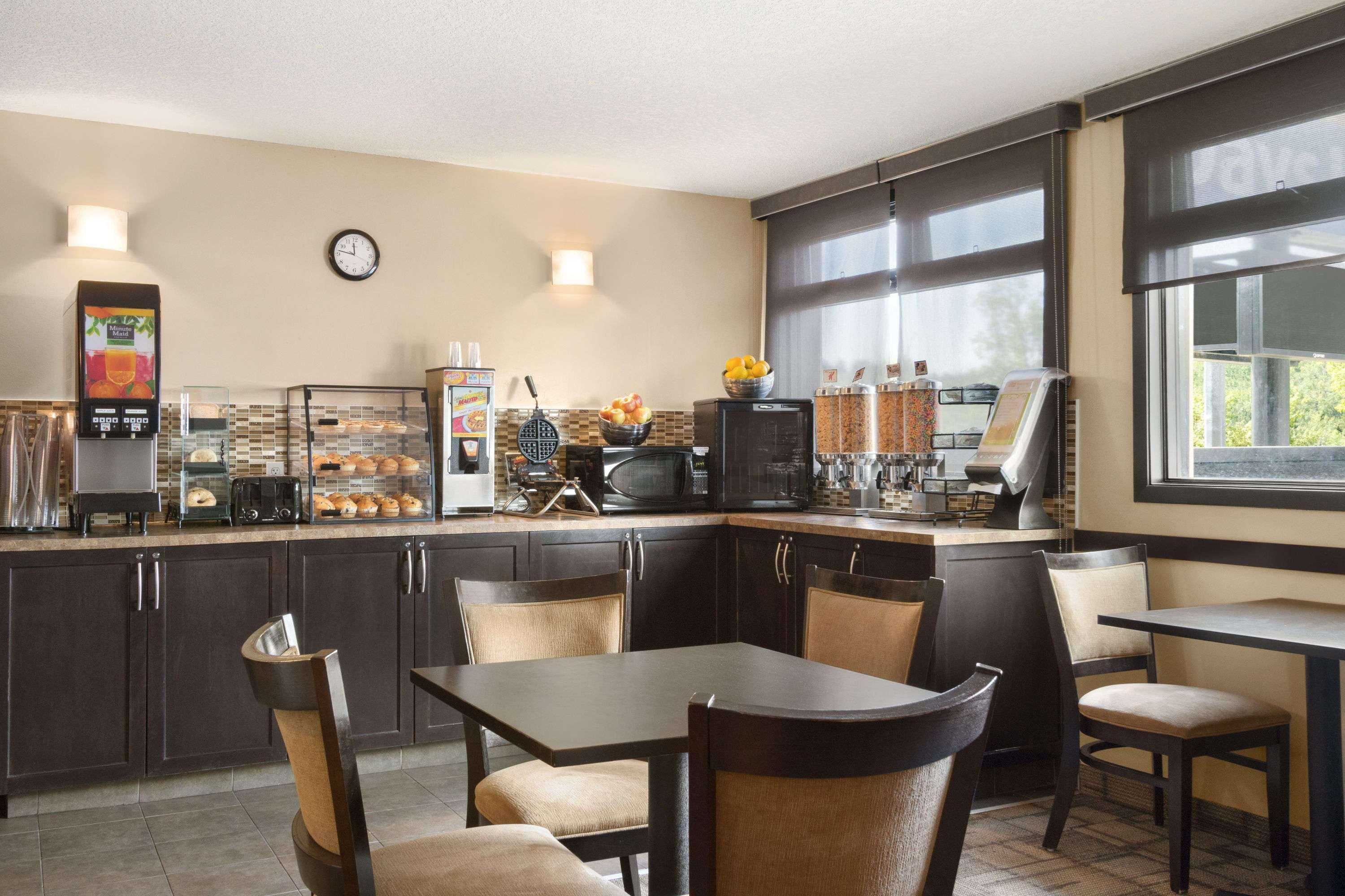 restaurant cafeteria