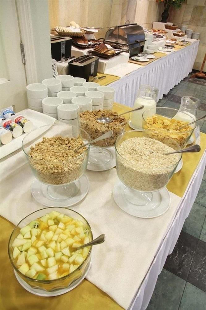 restaurant-cafeteria