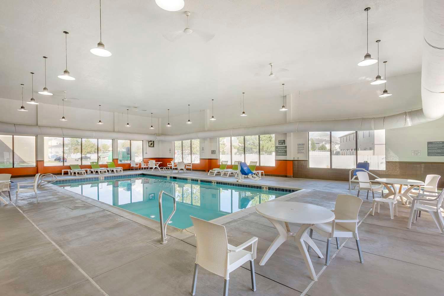 swimming pool spa