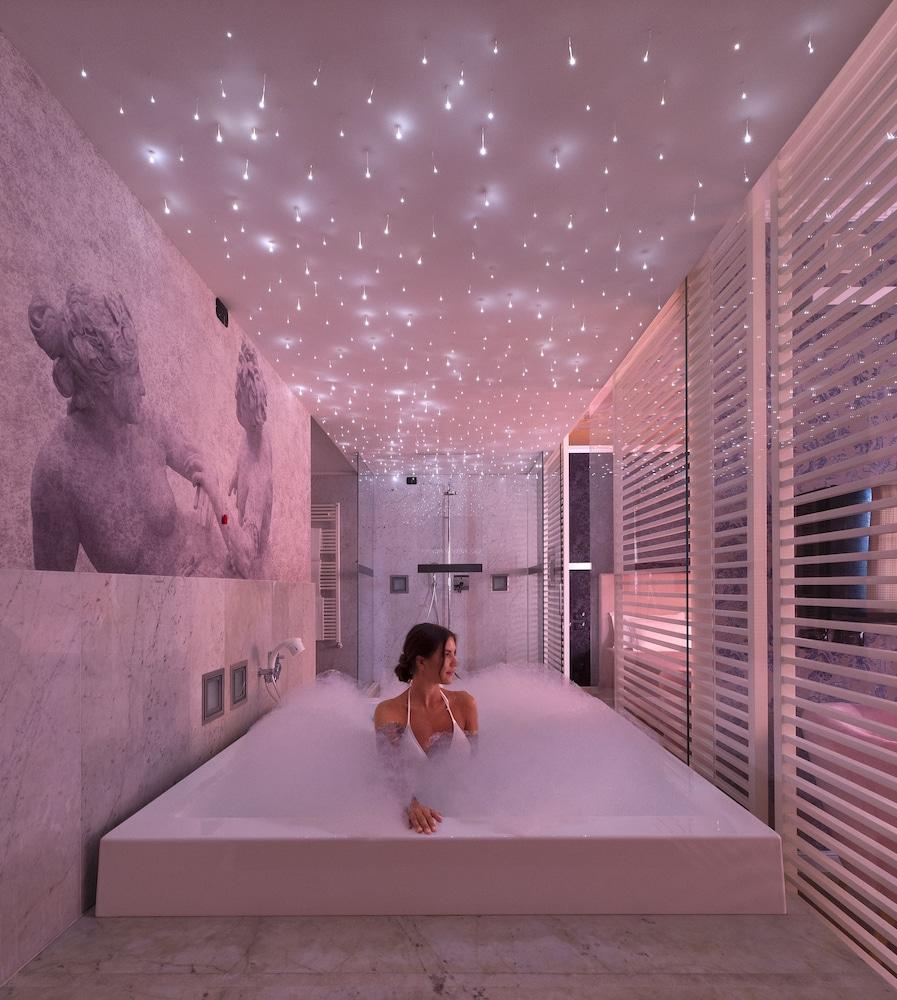 swimming pool spa