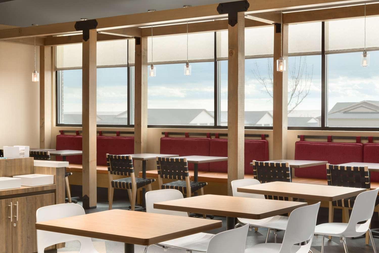 restaurant cafeteria