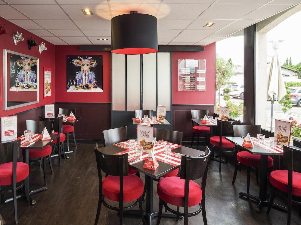 restaurant cafeteria