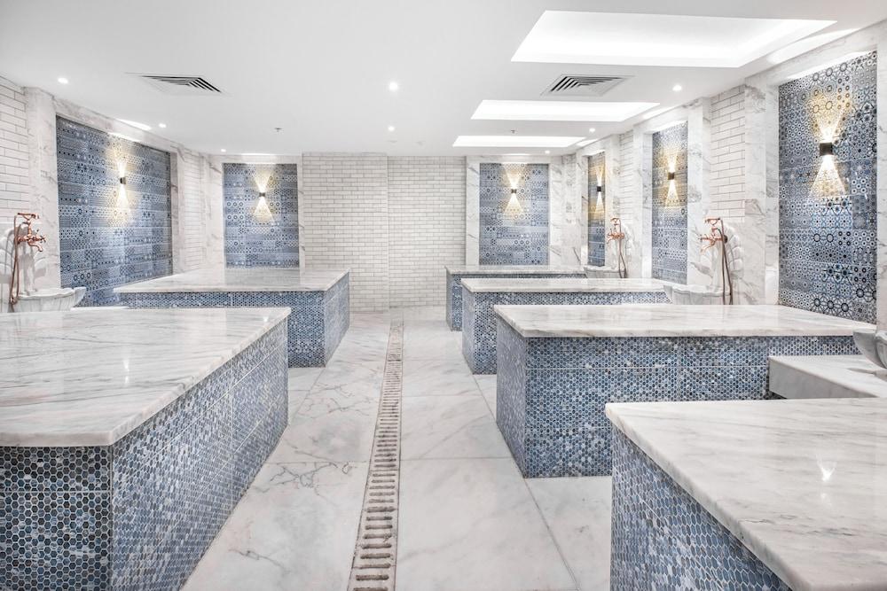 swimming pool spa