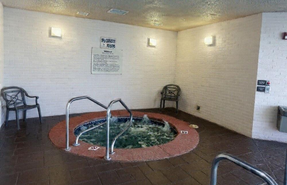 swimming pool spa