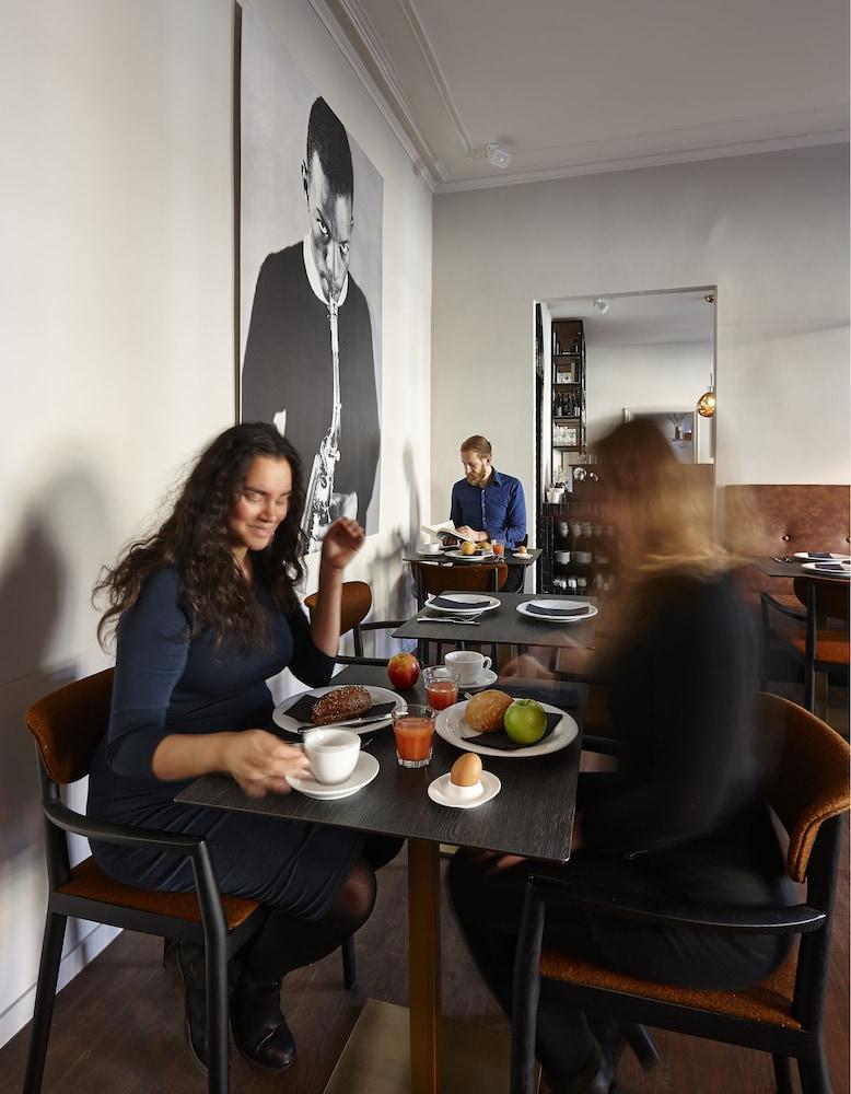 restaurant-cafeteria