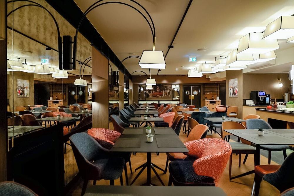 restaurant cafeteria