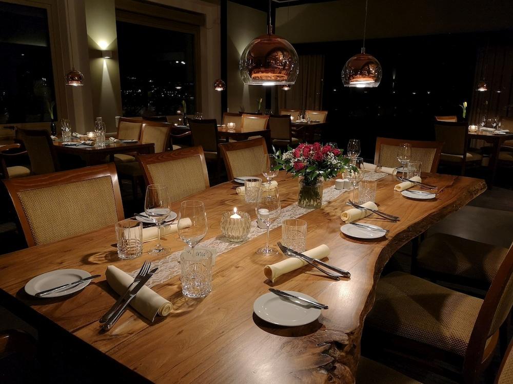 restaurant-cafeteria