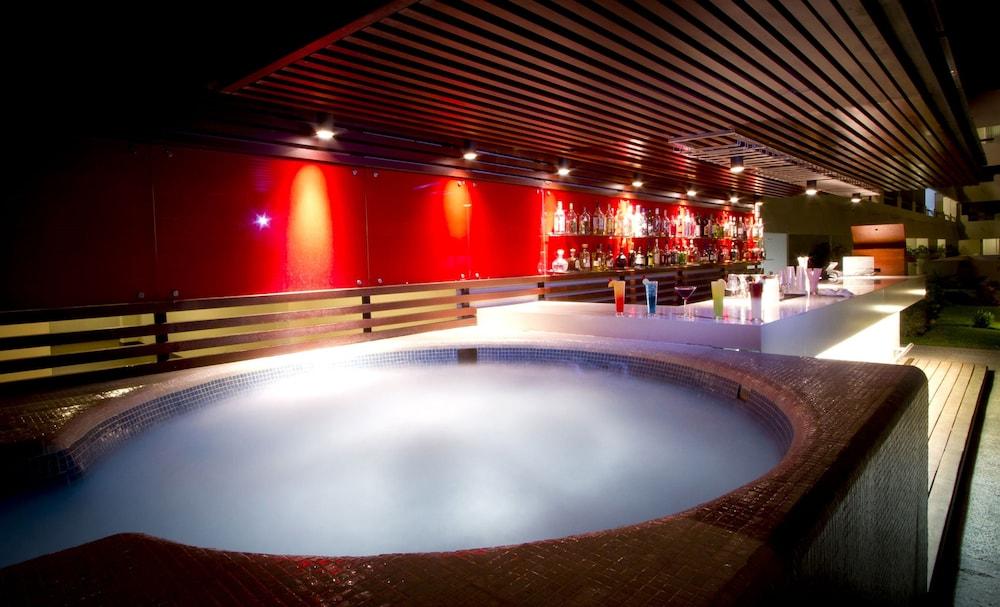 swimming pool spa