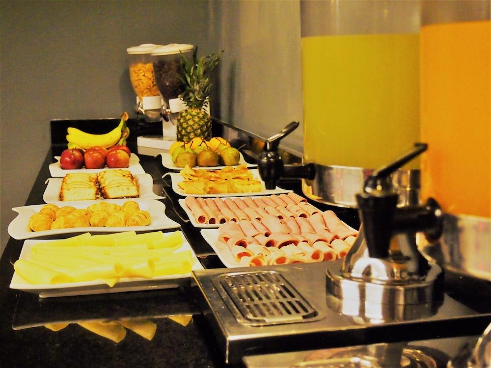 restaurant-cafeteria