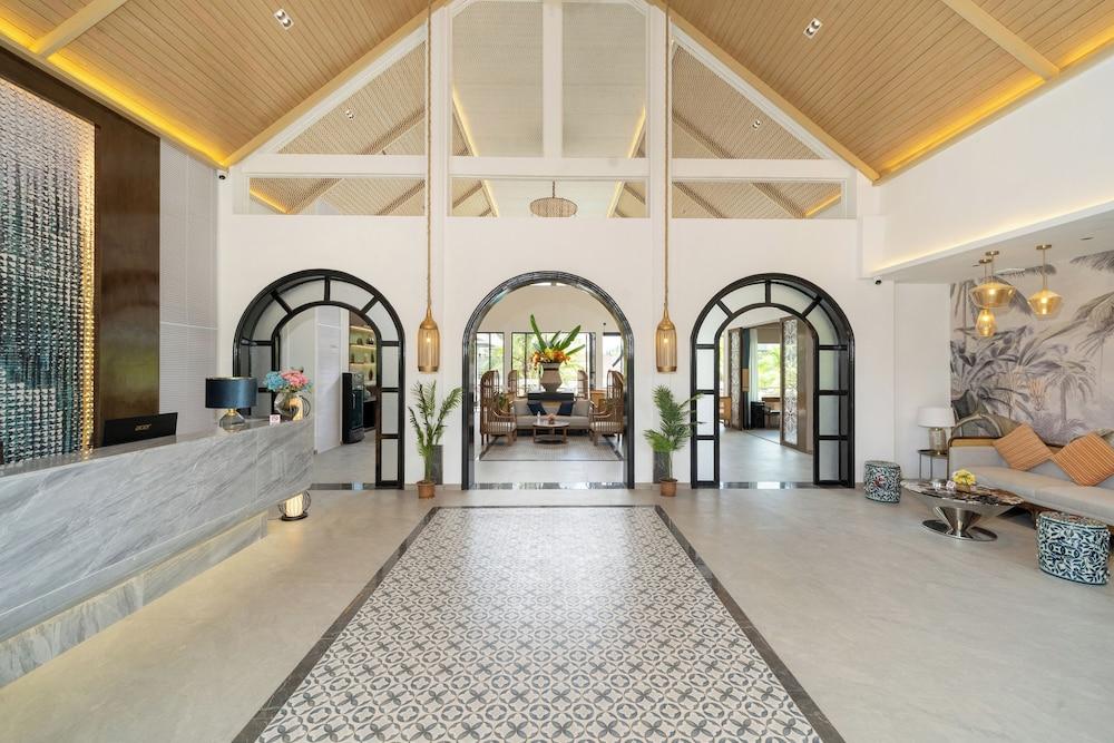 swimming pool spa