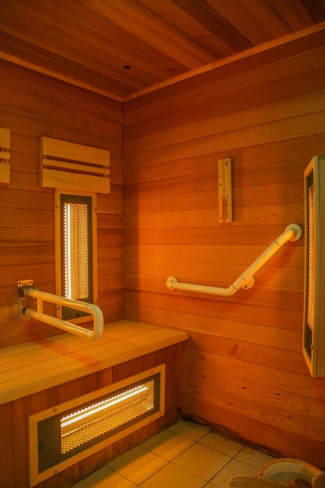 swimming pool spa
