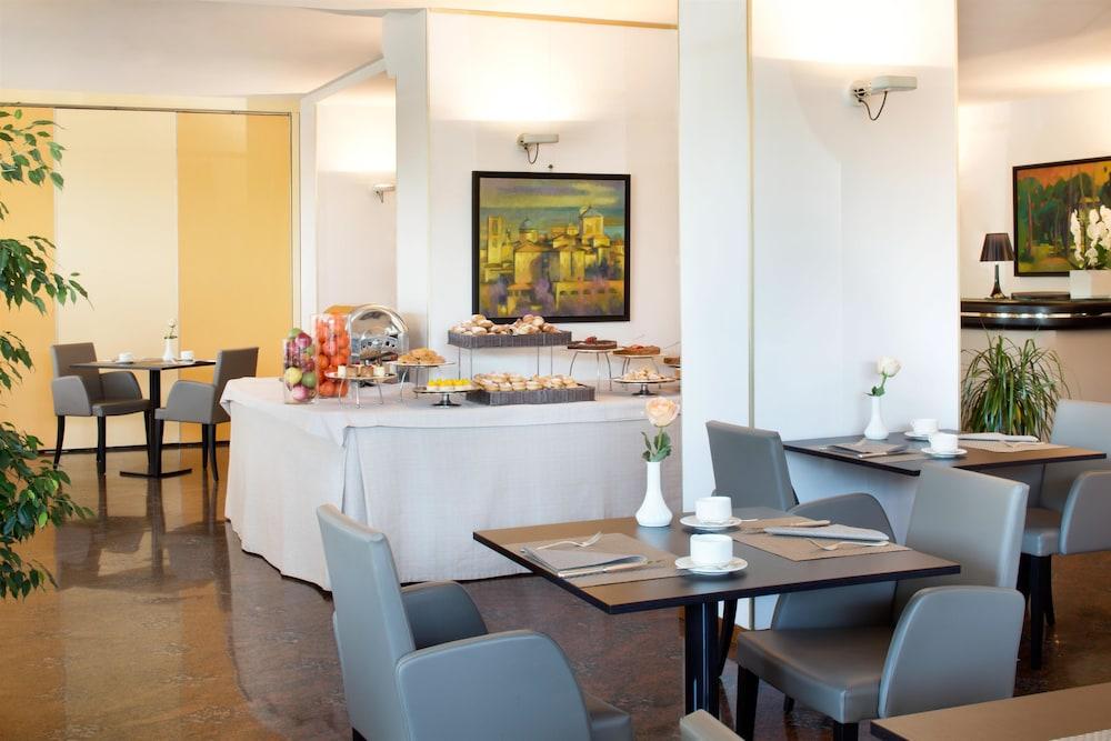 restaurant-cafeteria