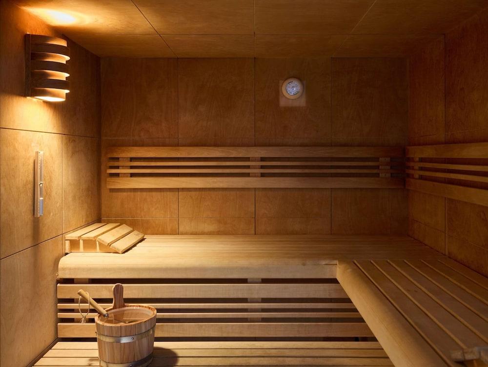 swimming pool spa