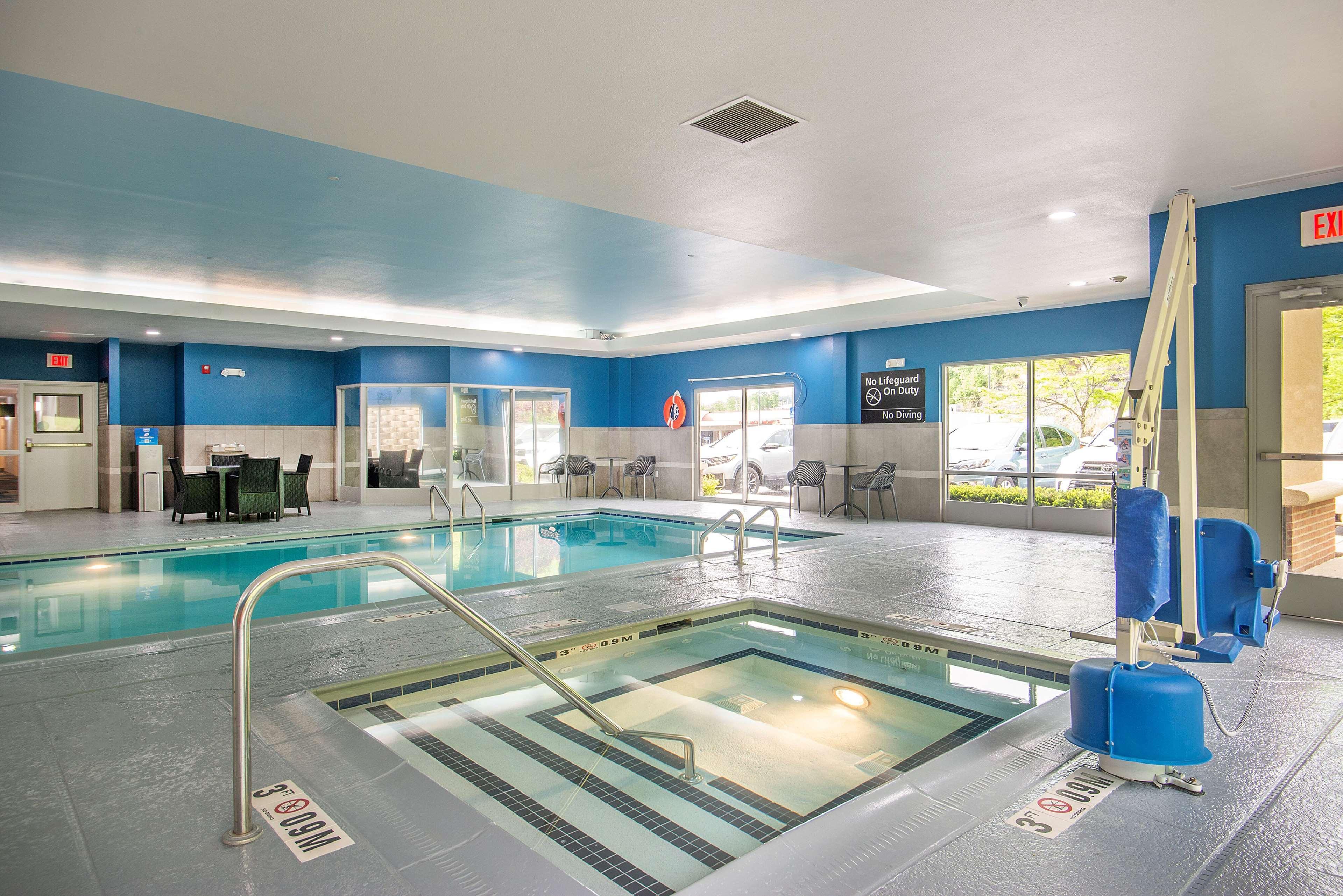 swimming pool spa