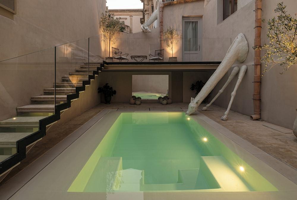 swimming pool spa