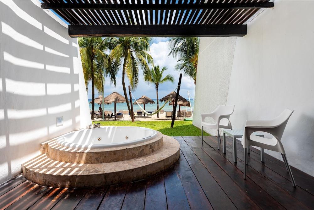 swimming pool spa