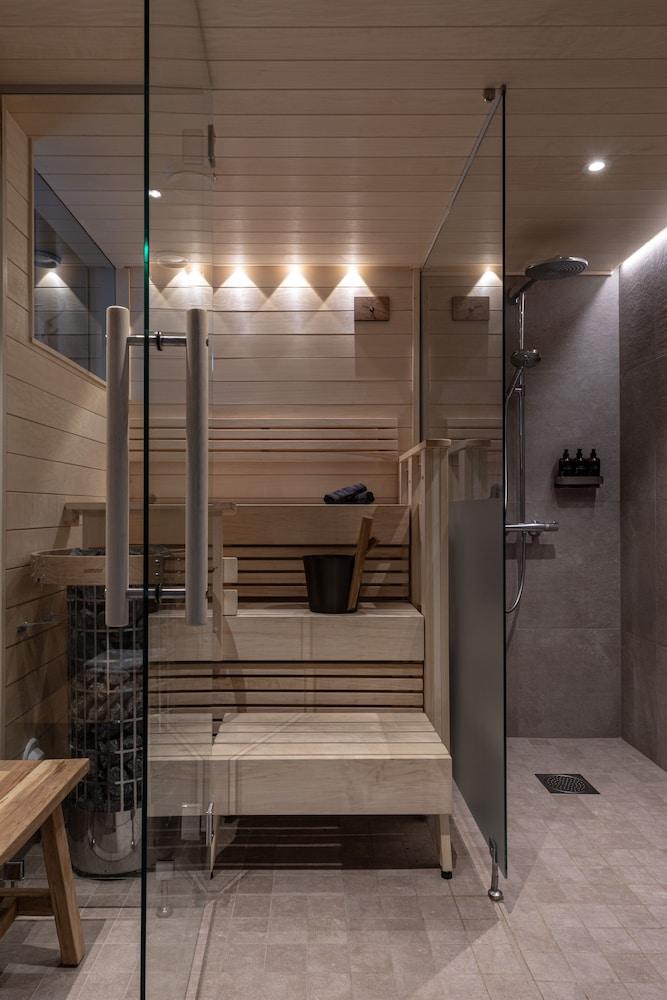 swimming pool spa