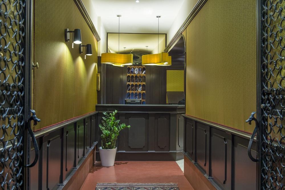 lobby