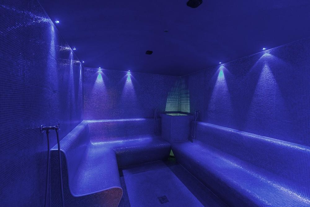 swimming pool spa